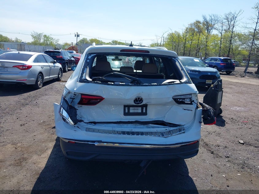 2024 VOLKSWAGEN TIGUAN auction photo 6