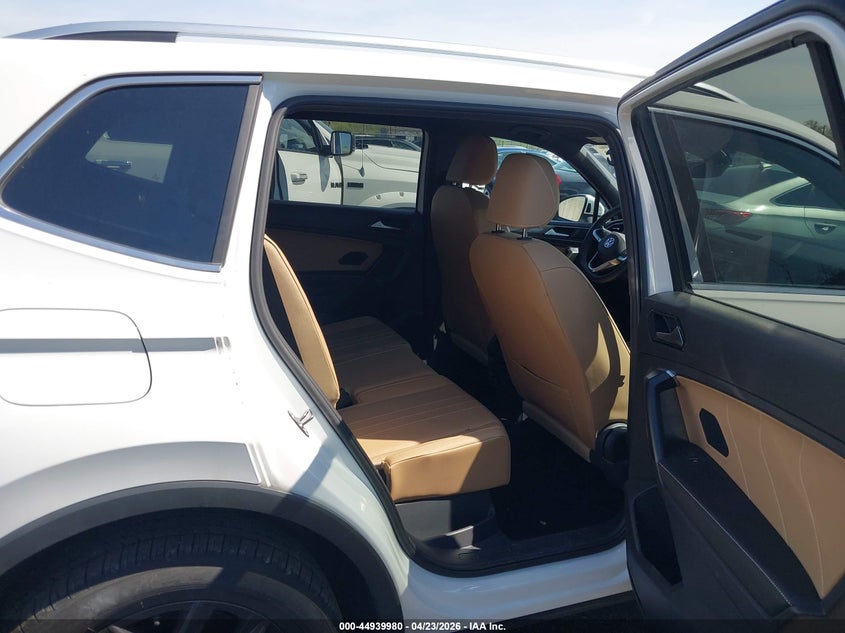 2024 VOLKSWAGEN TIGUAN auction photo 8