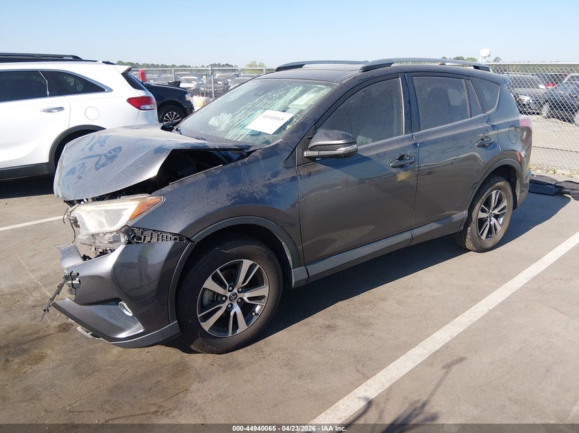 2018 Toyota Rav4 Xle JTMWFREV3JJ210458 photo 1