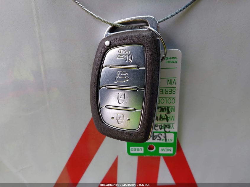 VIN KM8J33A46LU206141 2020 HYUNDAI TUCSON VALUE