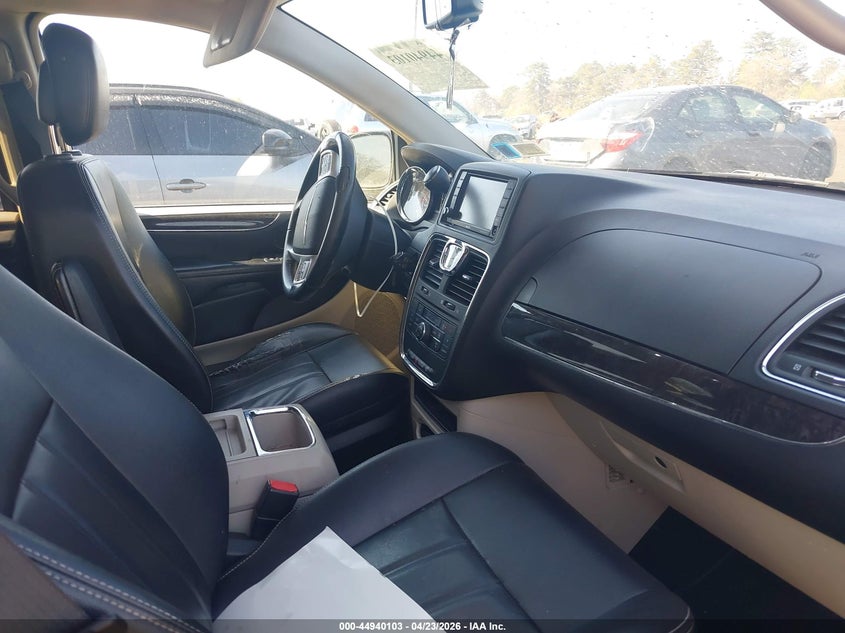2015 Chrysler Town & Country Touring