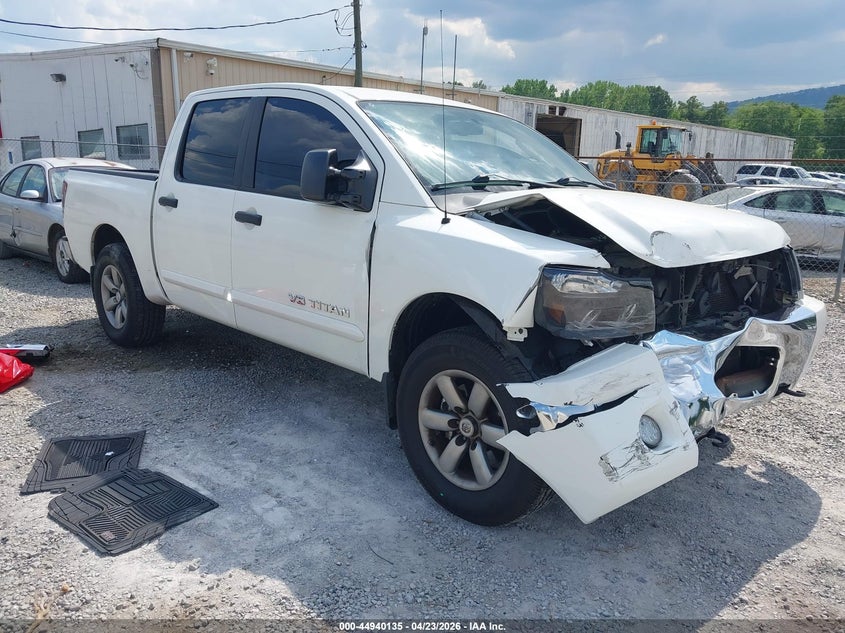 2009 NISSAN TITAN SE