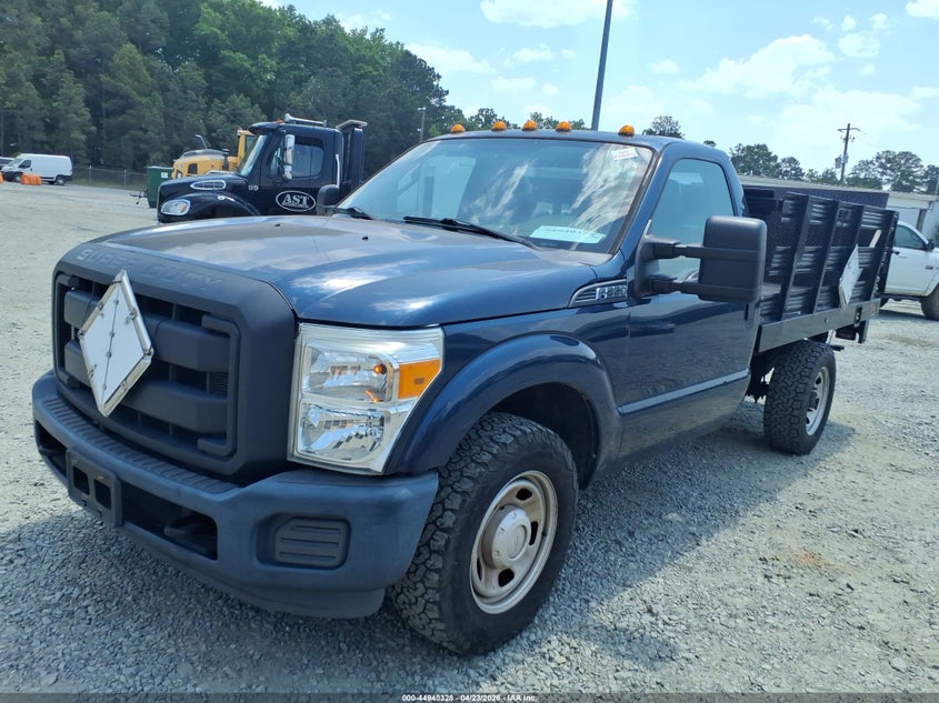 2016 Ford F-350 Chassis Xl