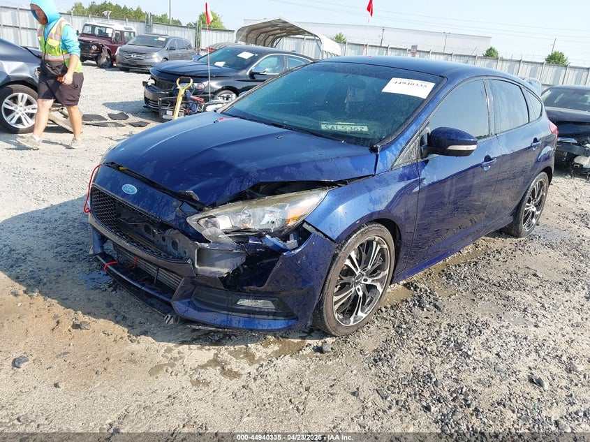 Vin: 1fadp3l97gl229010, lot: 45437731, ford focus st 20162