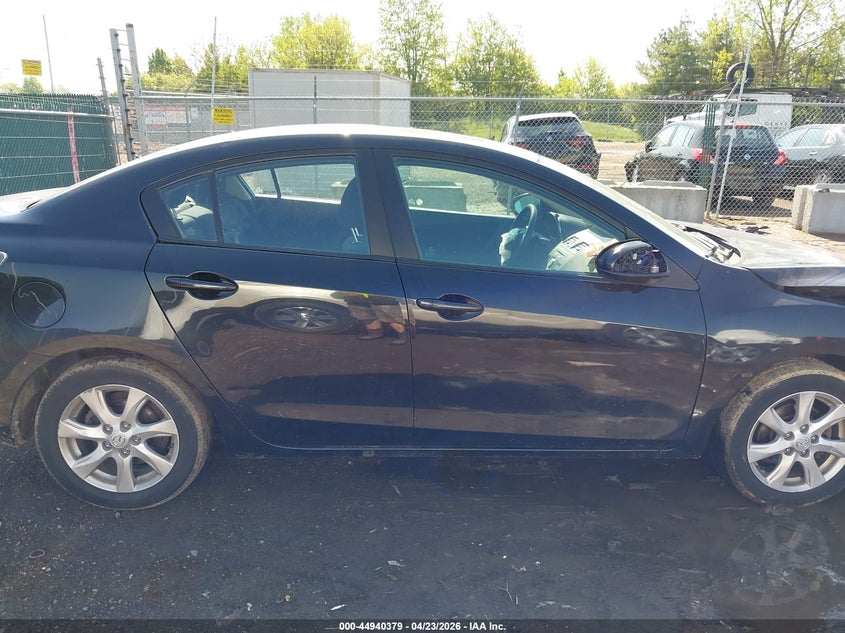 2011 Mazda Mazda3 I Touring VIN: JM1BL1VF8B1494463 Lot: 44940379
