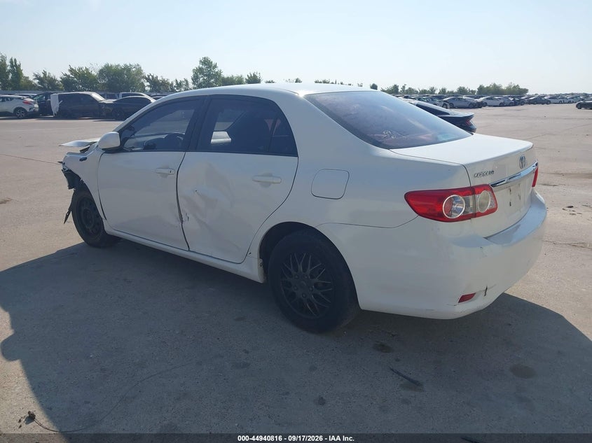Vin: 2t1bu4ee6bc612785, lot: 45438212, toyota corolla le 20113