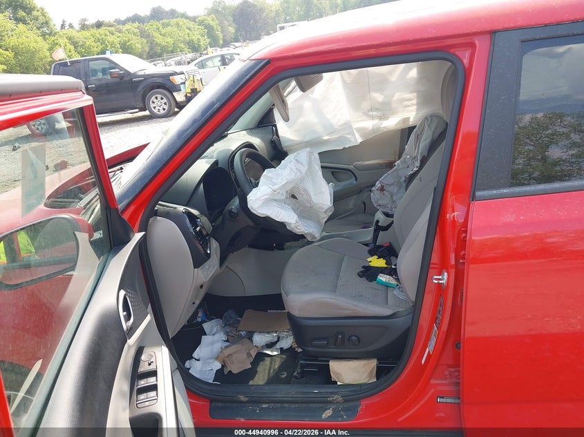 2022 KIA SOUL auction photo 5