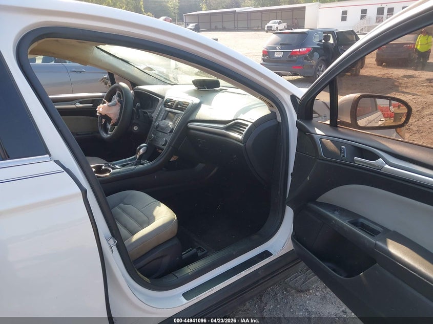 2015 FORD FUSION auction photo 5