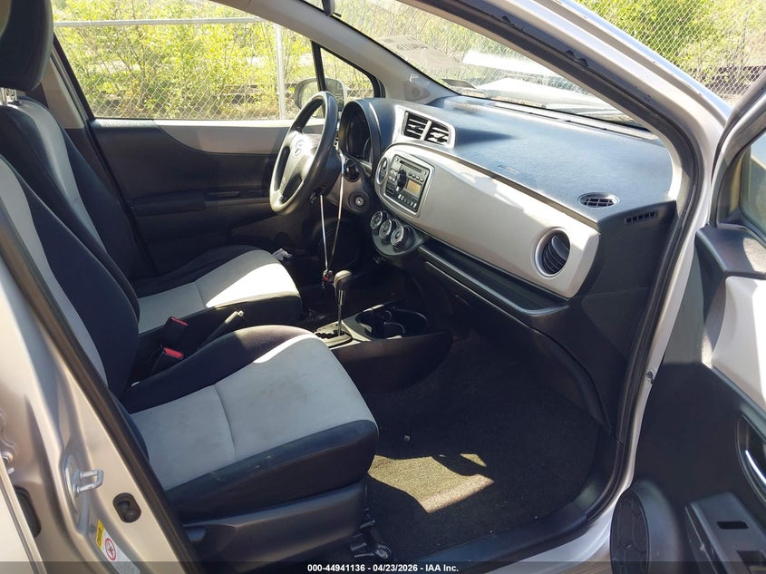 2013 Toyota Yaris Le