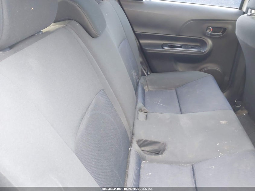 2015 TOYOTA PRIUS C auction photo 8