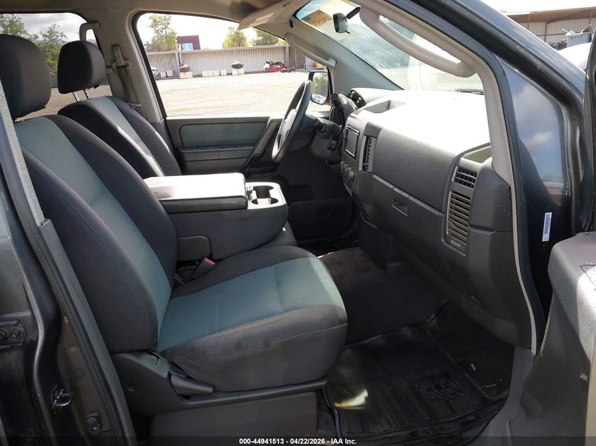 2005 Nissan Titan Xe