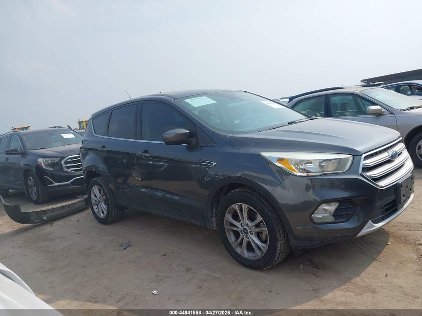 VIN 1FMCU0GD1KUC02041 2019 FORD ESCAPE SE