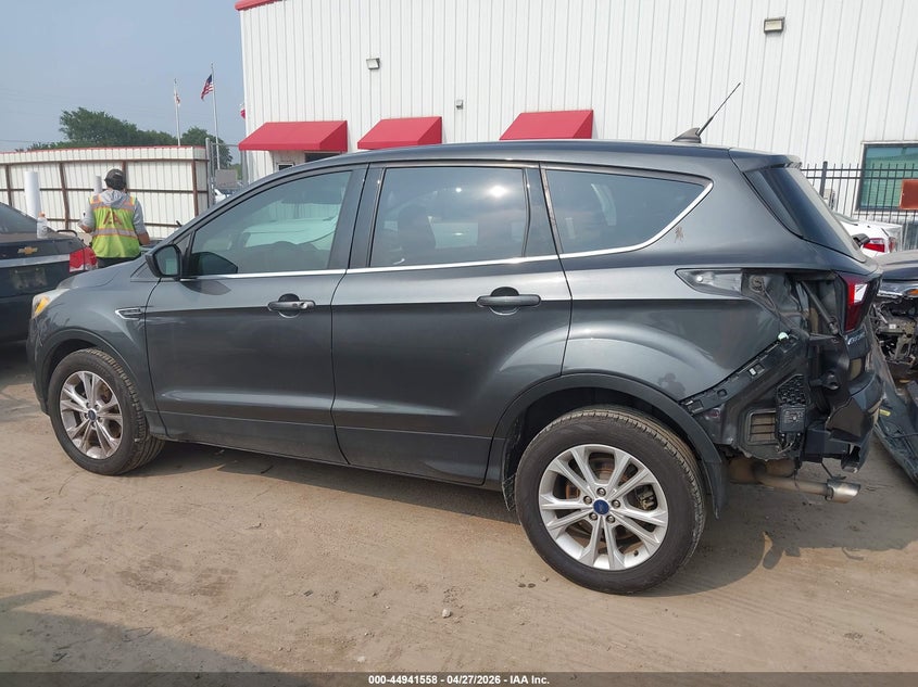 VIN 1FMCU0GD1KUC02041 2019 FORD ESCAPE SE