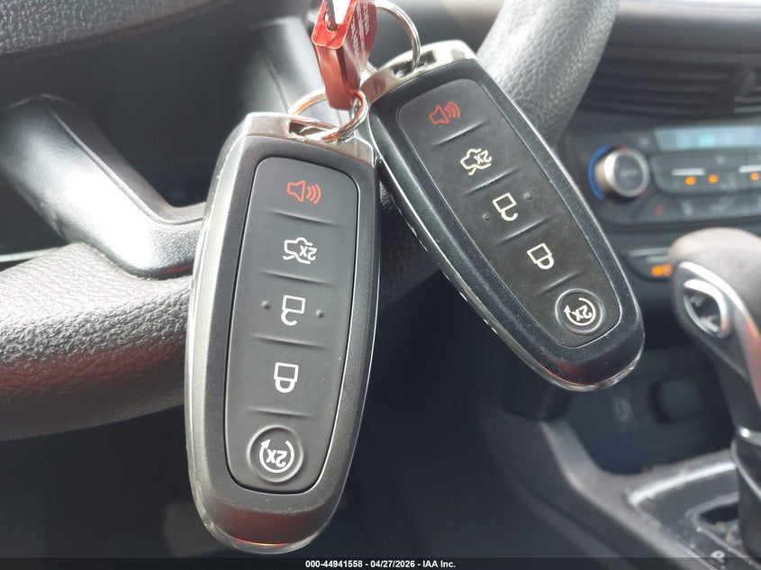 VIN 1FMCU0GD1KUC02041 2019 FORD ESCAPE SE