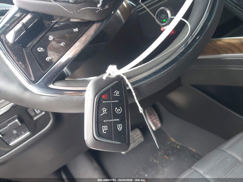 CADILLAC ESCALADE - zdjęcie 11