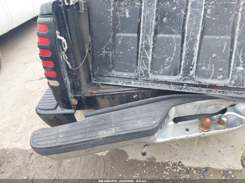 1997 GMC Sierra 1500 Sl Wideside VIN: 2GTEC19R0V1545230 Lot: 44941910