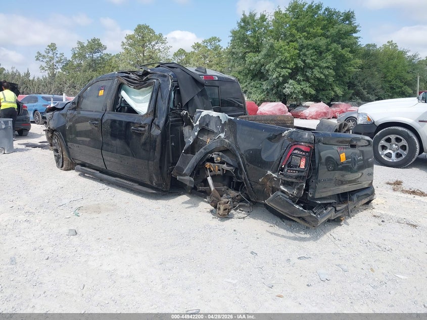 2019 RAM 1500 auction photo 3