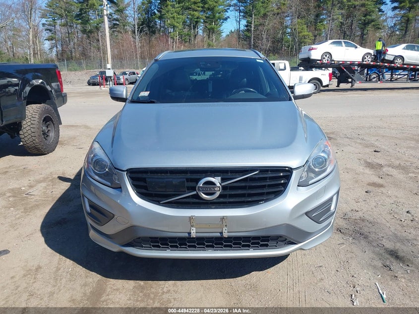 2017 Volvo Xc60 T6 R-Design VIN: YV449MRS2H2035185 Lot: 44942228