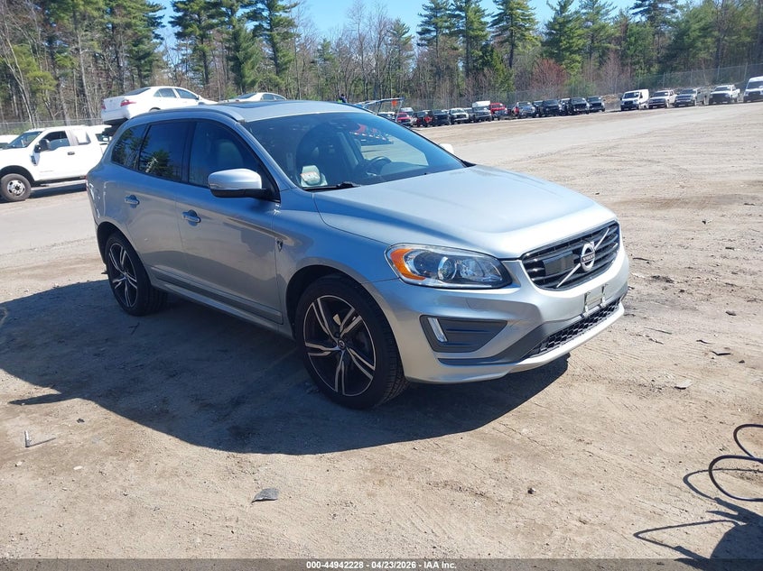 2017 VOLVO XC60 T6 R-DESIGN