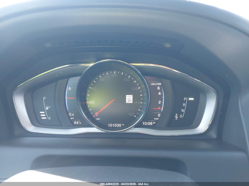 2017 Volvo Xc60 T6 R-Design VIN: YV449MRS2H2035185 Lot: 44942228