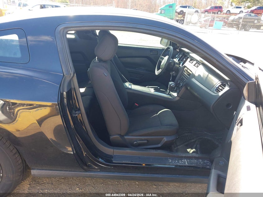 2012 Ford Mustang 3.7 V6 black Lot 111044942309 Vin 1ZVBP8AM7C5276720