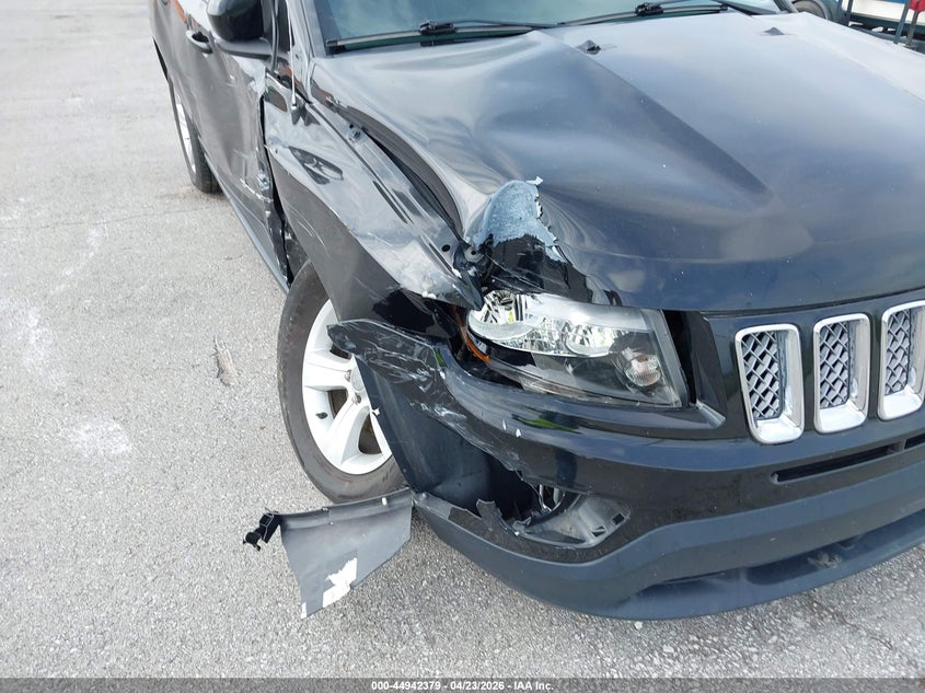 2016 Jeep Compass Latitude VIN: 1C4NJDEB8GD723084 Lot: 44942379