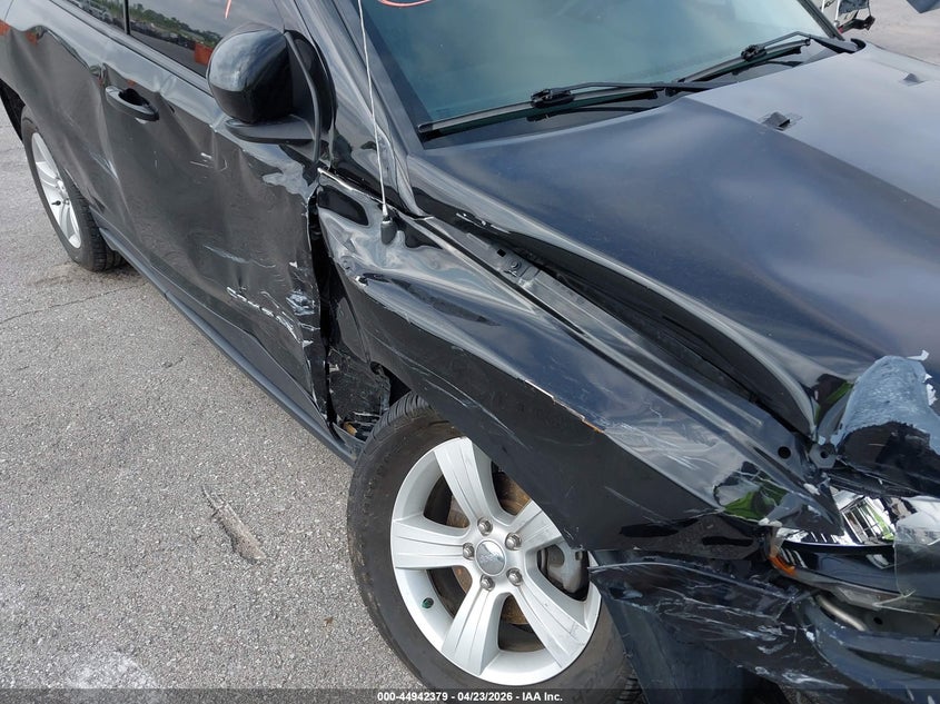 2016 Jeep Compass Latitude VIN: 1C4NJDEB8GD723084 Lot: 44942379