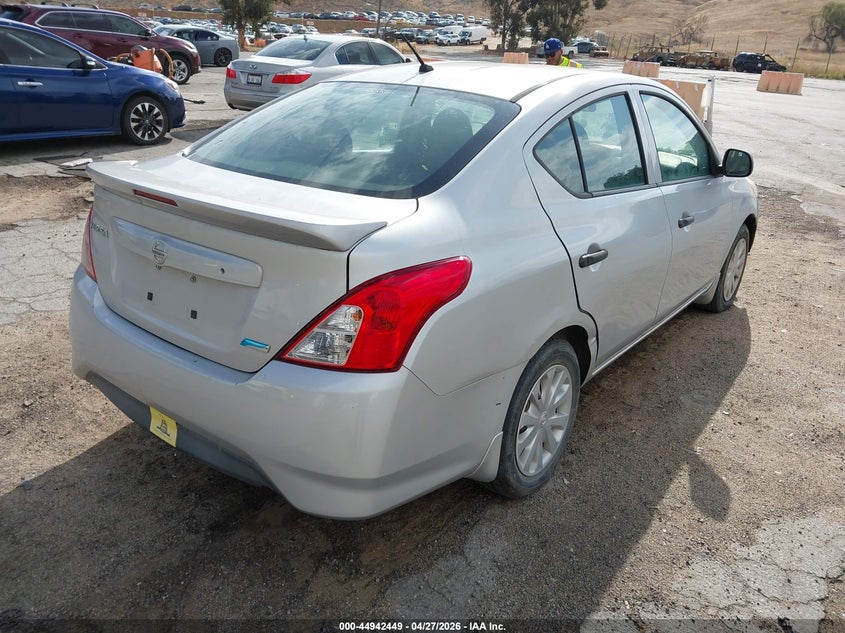 2015 Nissan Versa 1.6 S+
