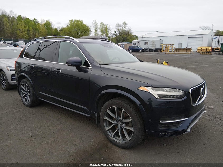 2017 VOLVO XC90 T6 MOMENTUM