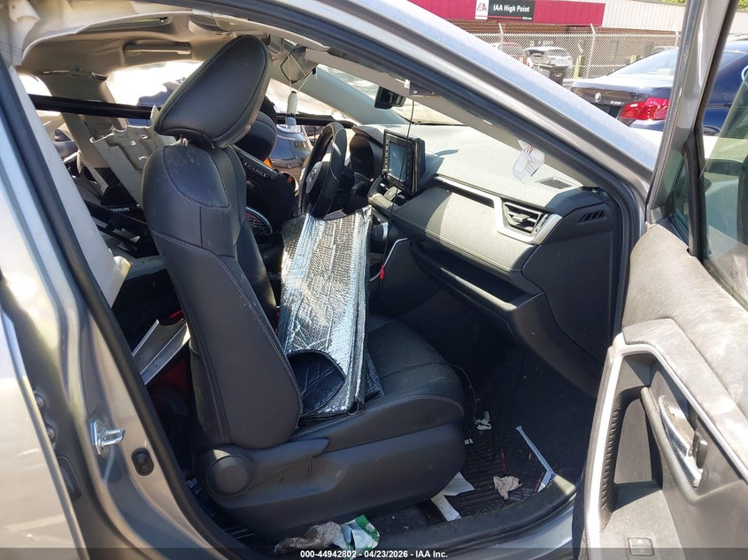 2022 TOYOTA RAV4 auction photo 5