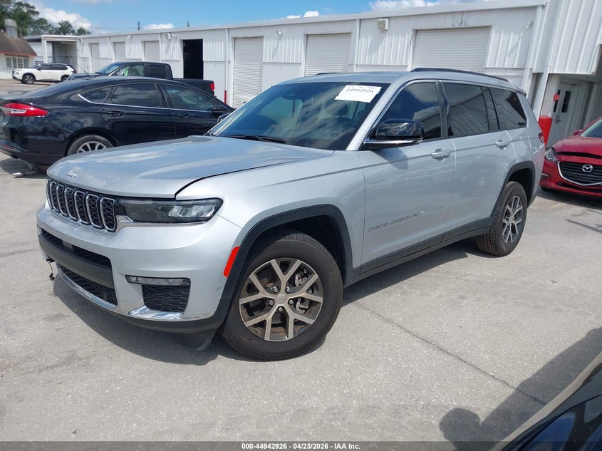 2024 JEEP GRAND CHEROKEE L auction photo 2