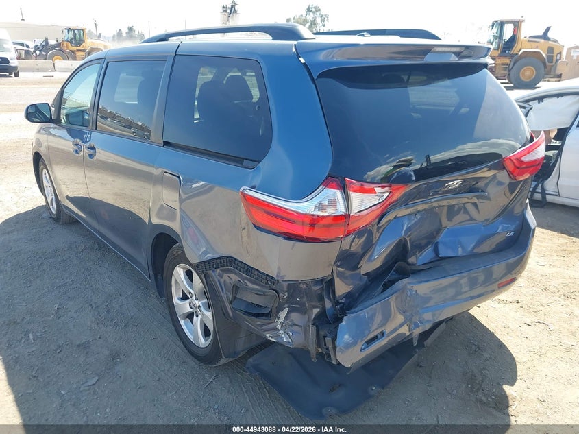 2015 TOYOTA SIENNA auction photo 3