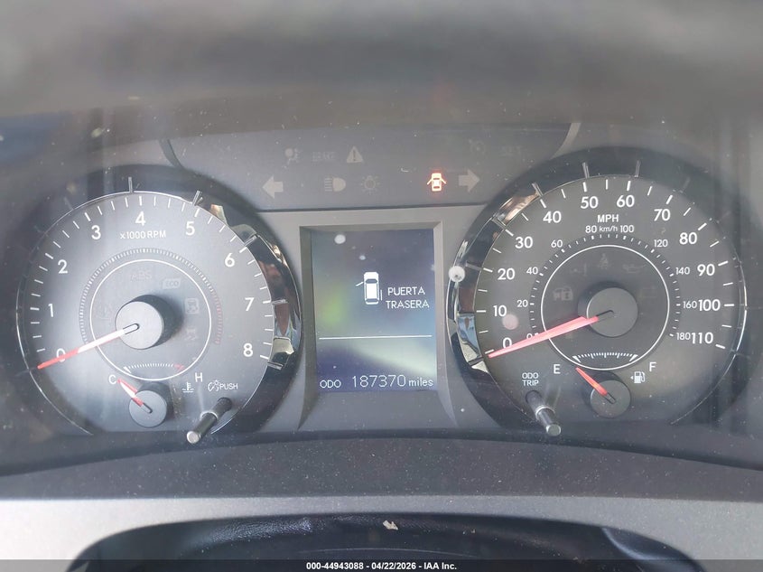 2015 TOYOTA SIENNA auction photo 7
