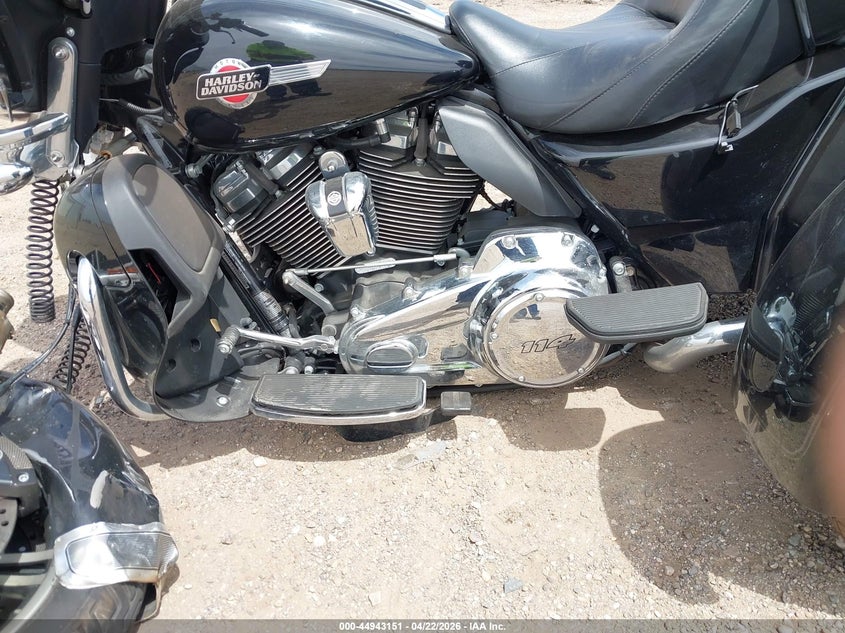 2022 Harley-Davidson Flhtcutg VIN: 1HD1MAF16NB856265 Lot: 44943151