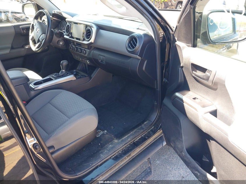 VIN 3TYCZ5ANXNT070897 2022 TOYOTA TACOMA SR5 V6
