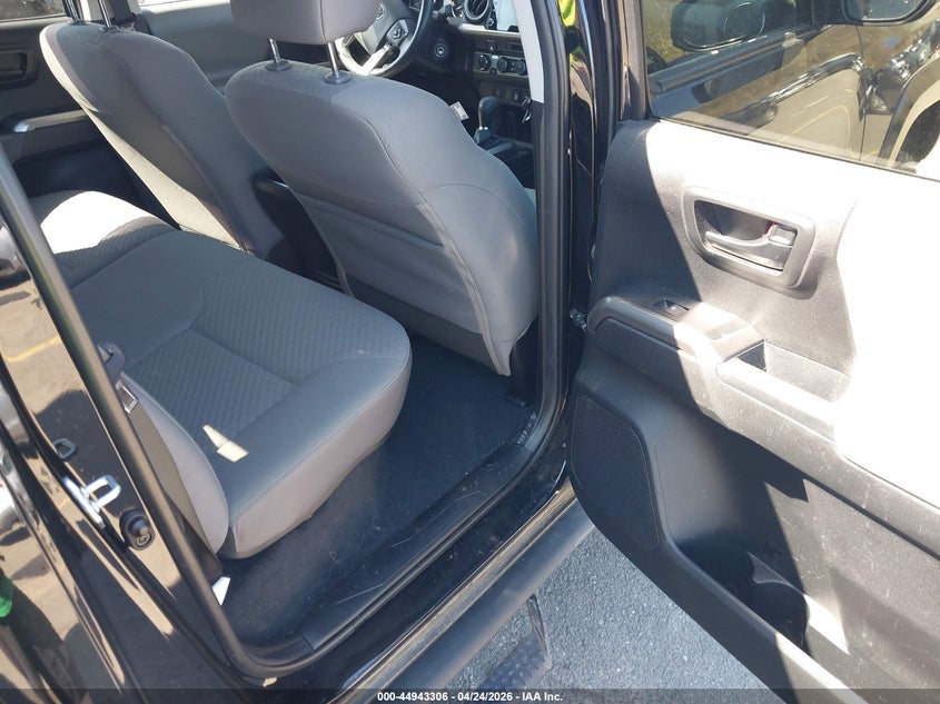 VIN 3TYCZ5ANXNT070897 2022 TOYOTA TACOMA SR5 V6