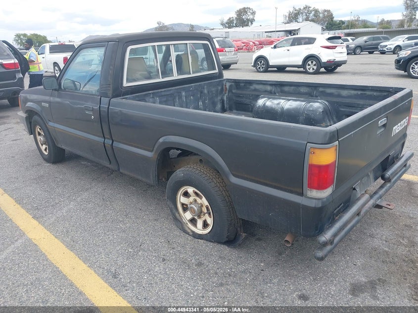 1988 MAZDA B2200 auction photo 3