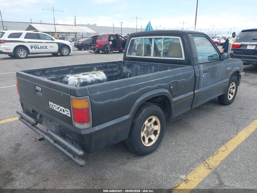 1988 MAZDA B2200 auction photo 4
