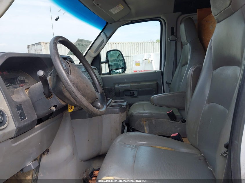 2013 Ford E-350 Super Duty Commercial