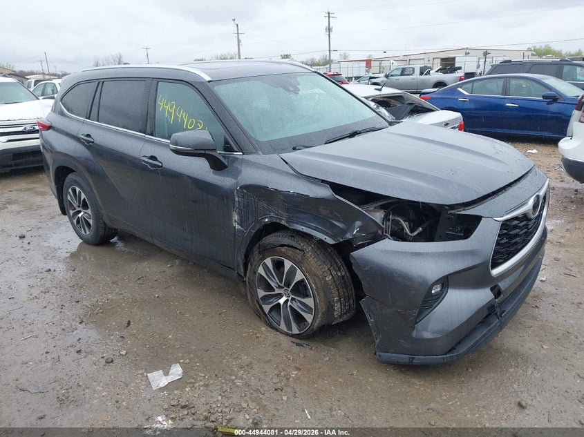 2020 TOYOTA HIGHLANDER XLE