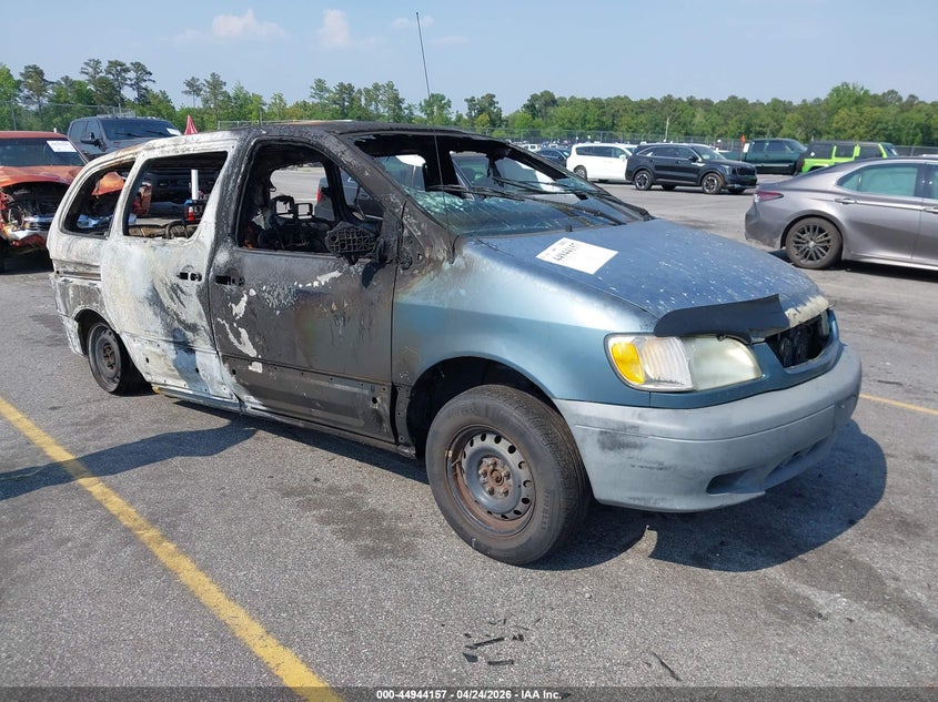 2002 Toyota Sienna Le