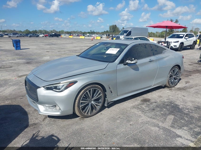2020 Infiniti Q60 Luxe