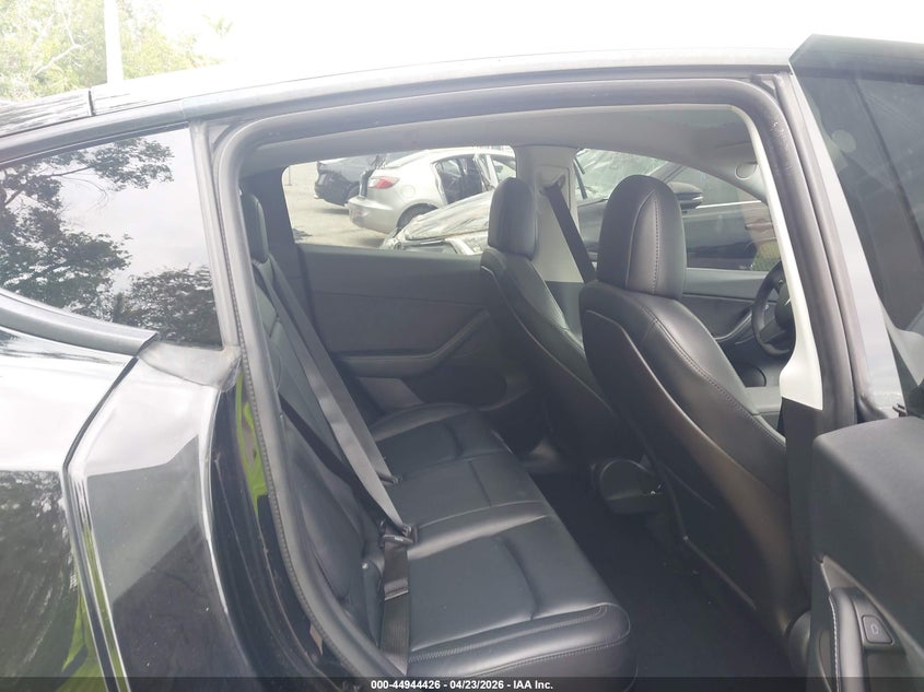 2021 Tesla Model Y Long Range Dual Motor All-Wheel Drive VIN: 5YJYGDEE1MF209216 Lot: 44944426