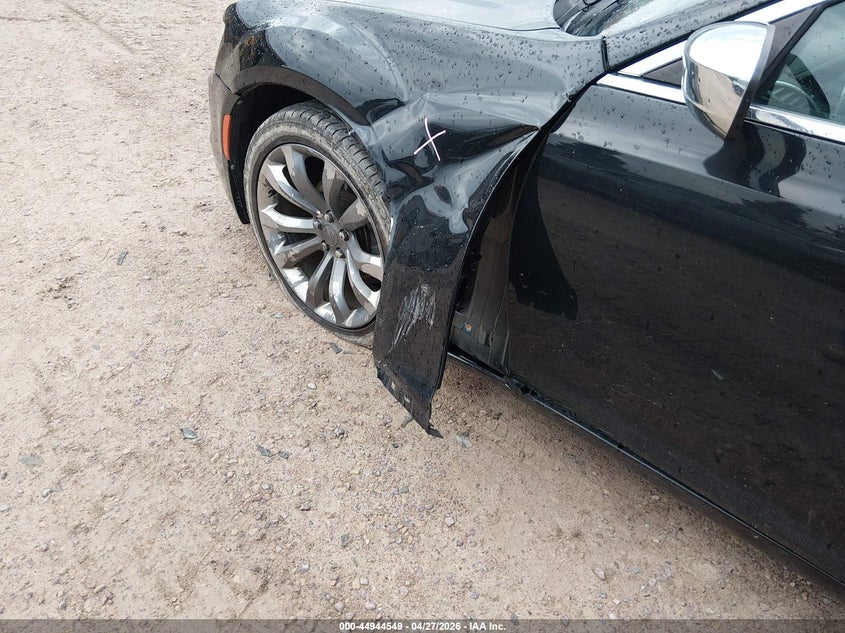 2018 CHRYSLER 300 auction photo 6