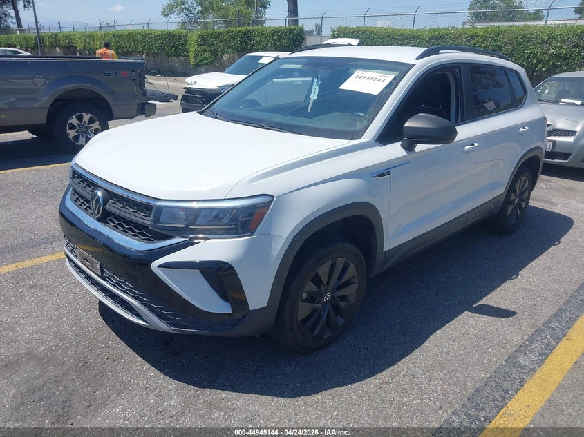 2022 VOLKSWAGEN TAOS 1.5T S — Фото 2
