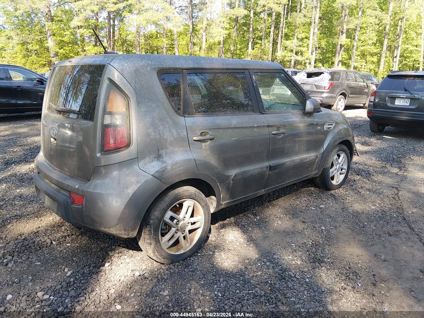 2011 Kia Soul +