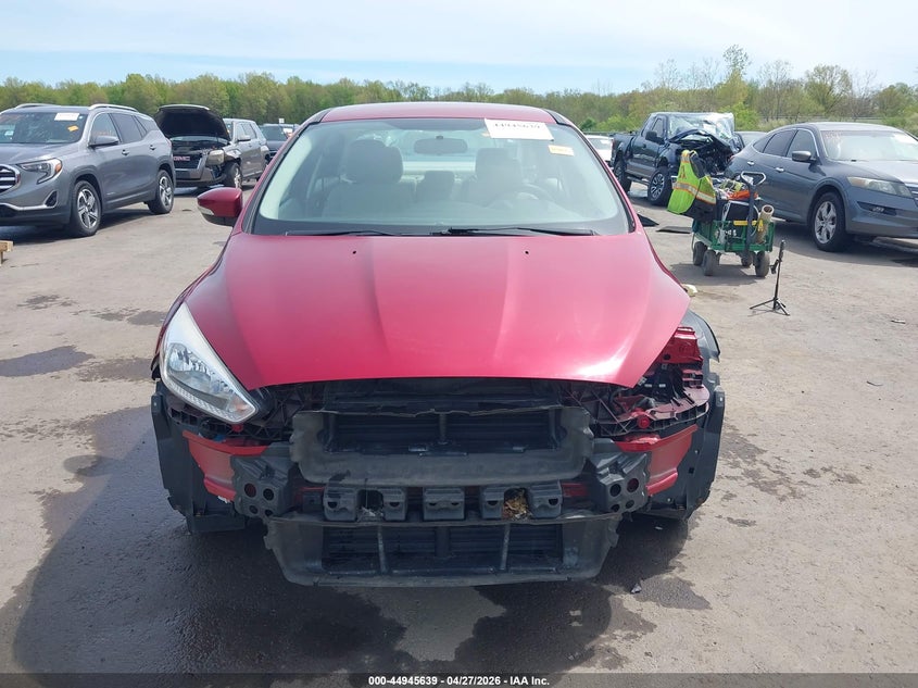 VIN 1FADP3F23HL295019 2017 FORD FOCUS SE