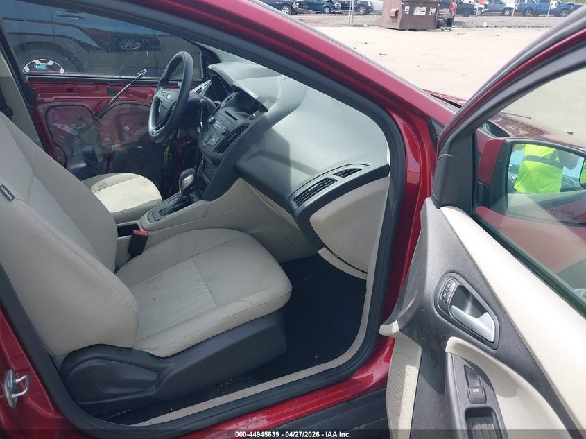 VIN 1FADP3F23HL295019 2017 FORD FOCUS SE