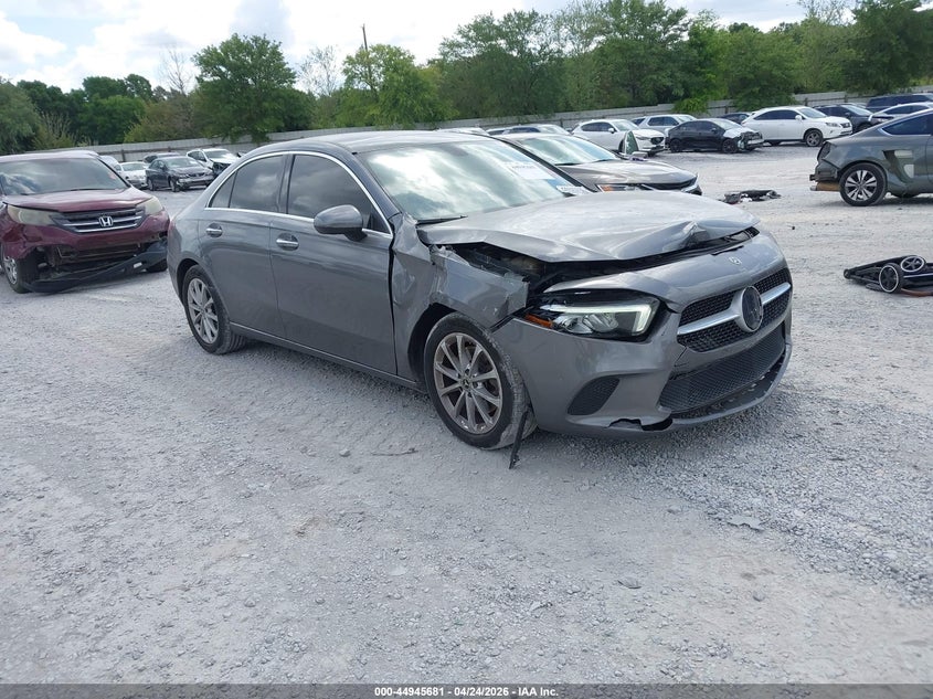 2019 Mercedes-Benz A 220