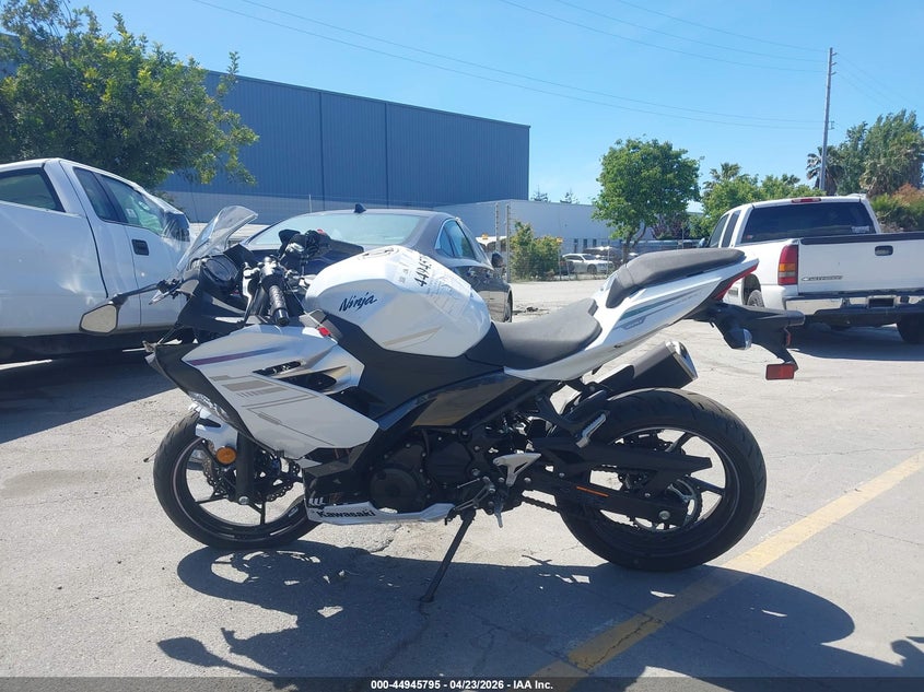 2023 Kawasaki Ex400 VIN: JKAEXKH1XPDAR4639 Lot: 44945795